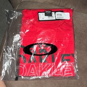 Red Oakley tee shirt